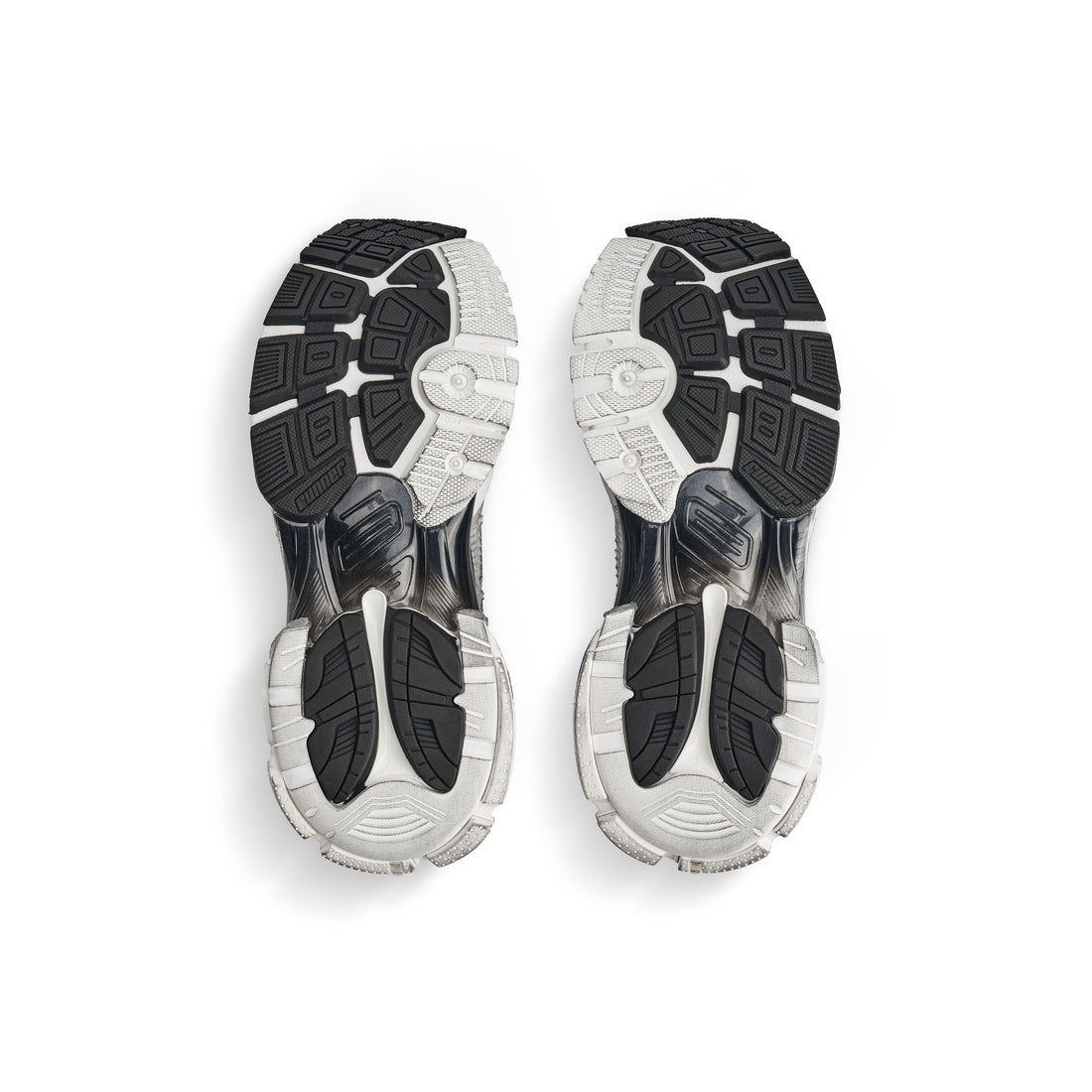 Balenciaga Runner – Where High Fashion Meets Retro Athleticism