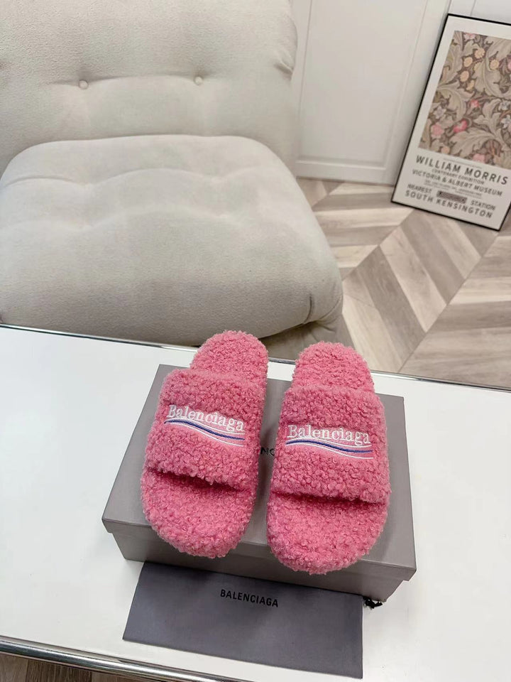 Balenciaga Furry Pool Slide – Where Luxury Meets Comfort